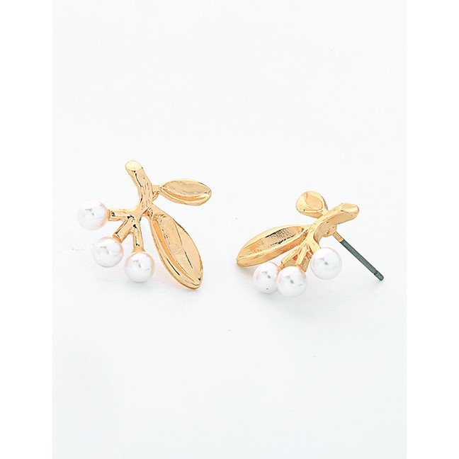 LRC Anting Tusuk Fashion Gold Alloy Leaf Pearl Stud Earrings F94115