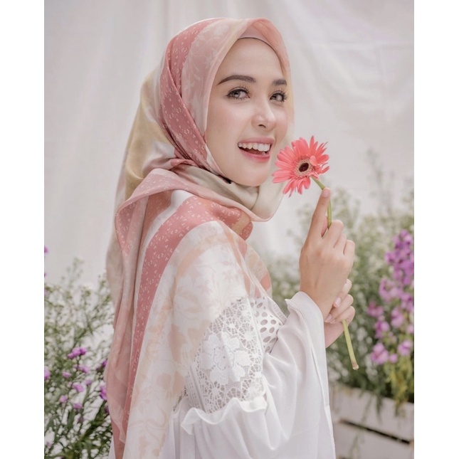 Rachel Scarf by Wearingklamby