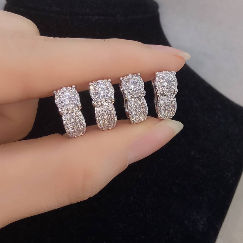 Anting Wanita Replika Berlian Titanium Lapis Emas