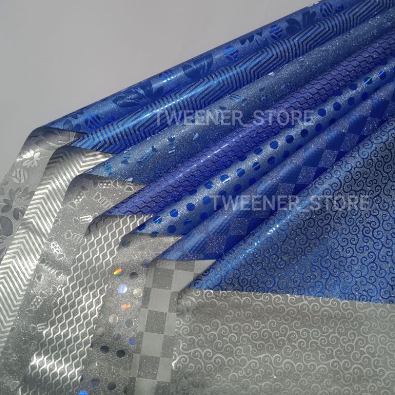 

Kertas Kado Glitter Motif Warna Biru Tua | Ukuran 50x70cm