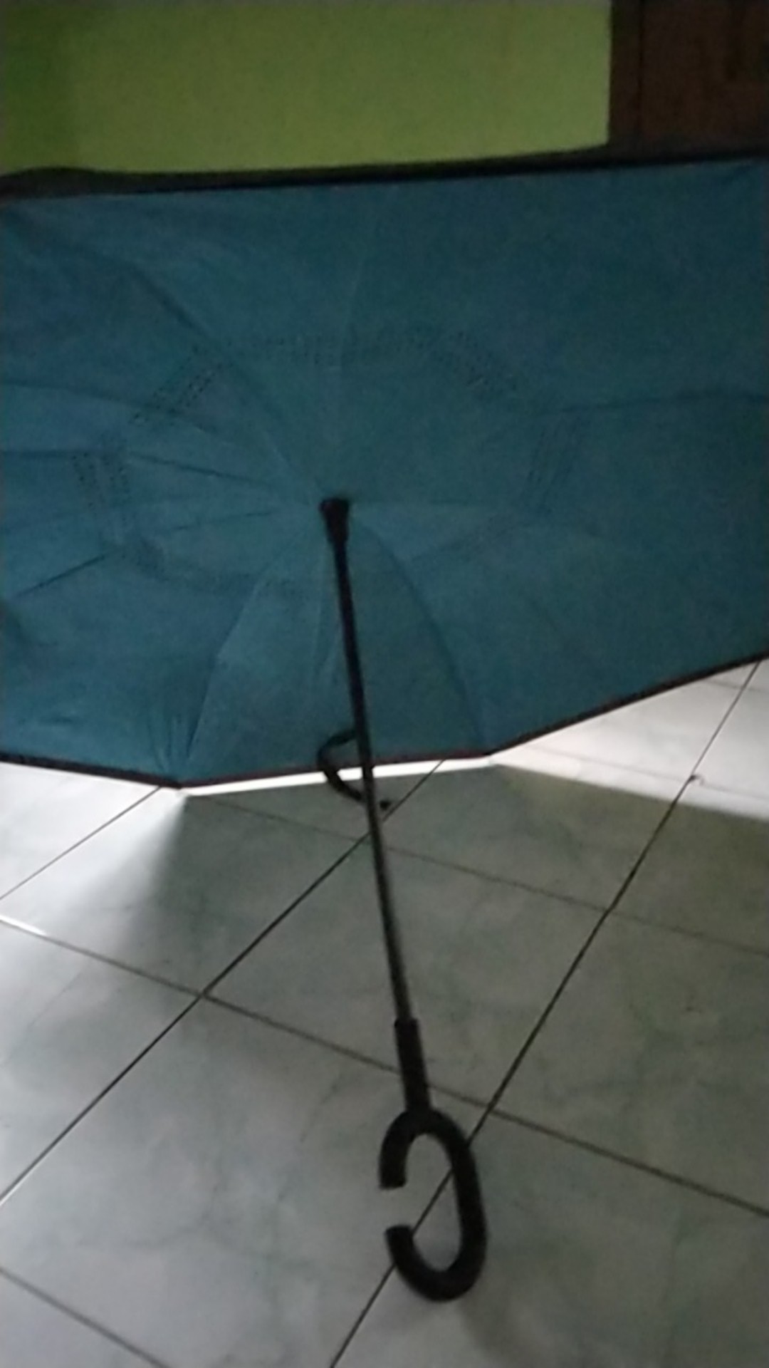 Payung Terbalik Kazbrella / Peralatan Hujan A