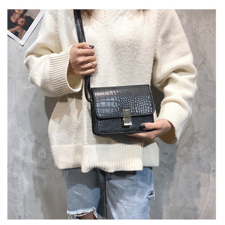 More584 Vivian Woman Slingbag Brown / Tas selempang dan bahu Wanita PU Croco Import Simple Klasik