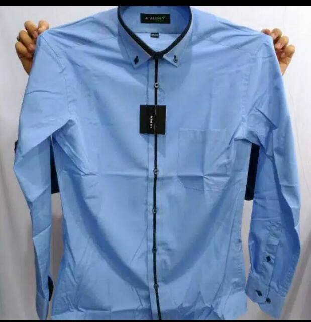 Kemeja Alisan SLim Fit Lengan Panjang List Tengah Warna Biru 2