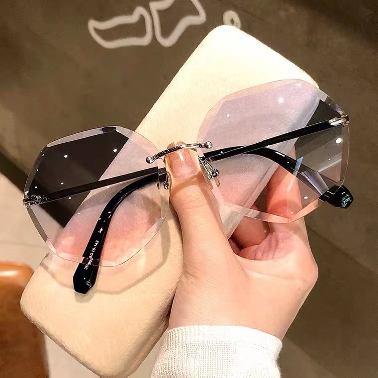 Kacamata Polygon Hitam Wanita Fashion Gaya Frameless