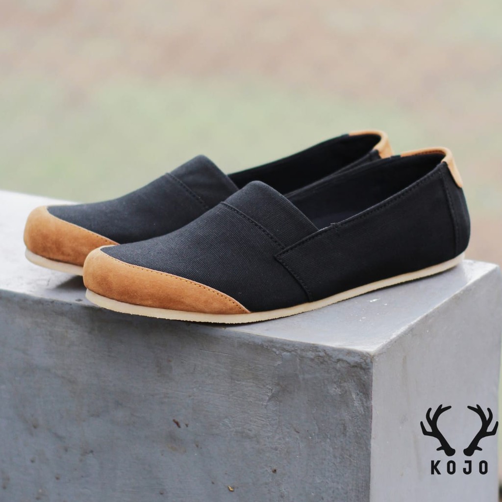 MOLK|Sepatu Casual Slip On Pria Keren Original Distro Murah Selop Santai Laki Laki Terbaru