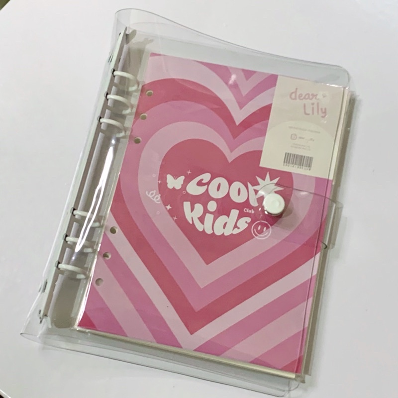 

DEAR LILY - A5 Clear Binder / Jurnal Satu Tahun / Binder Transparan / Aesthetic Journaling Bujo / Binder Kampus Estetik / Binder Bening / Binder Sekolah / Binder Motif dengan Isi Loose Leaf Motif GRID KOTAK POLOS GARIS DOT 6 lubang / 6 holes binder