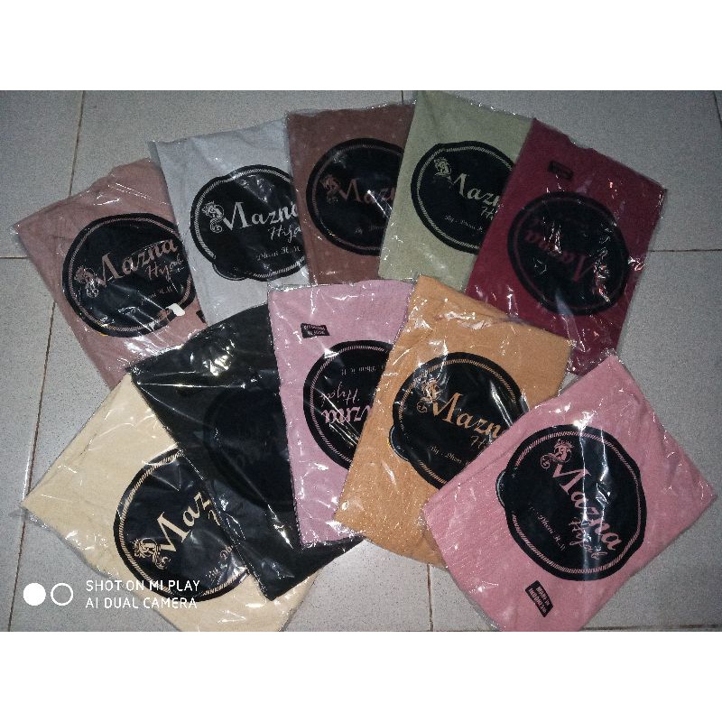 bergo/jilbab/khimar one tone crinkle uragiri oval by mazna/tudung/başörtüsü-1