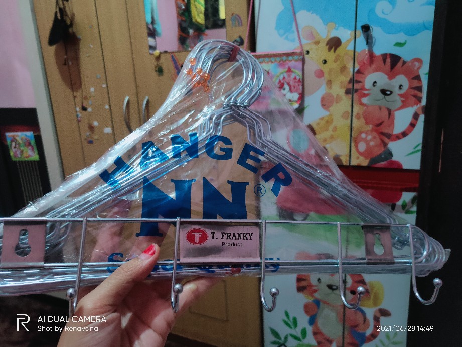 Kapstok Gantungan Baju Besi Murah