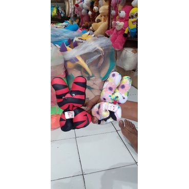 boneka kucing s