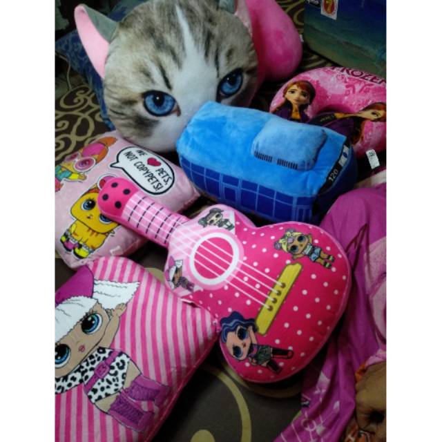 Obral Bantal / boneka karakter stock matahari depstore