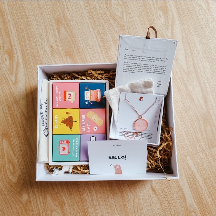 

Letter Box x Kishi - Hampers Birthday Chocolate and Pendant Set 3x2