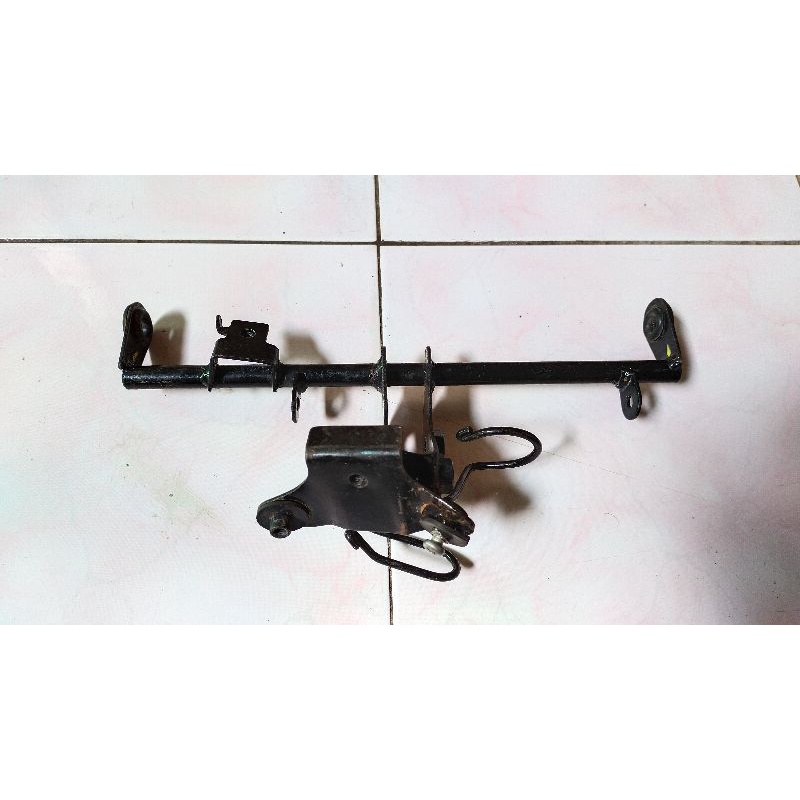braket dudukan sayap honda supra 125 helm in ori