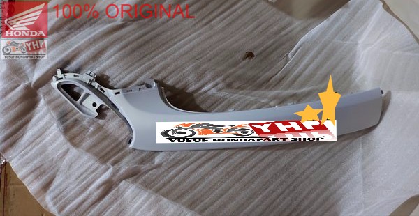 COVER UNDER KANAN SIDE WHITE DOFF NEW HONDA SCOOPY 64421 K2F-N00ZQ ORI