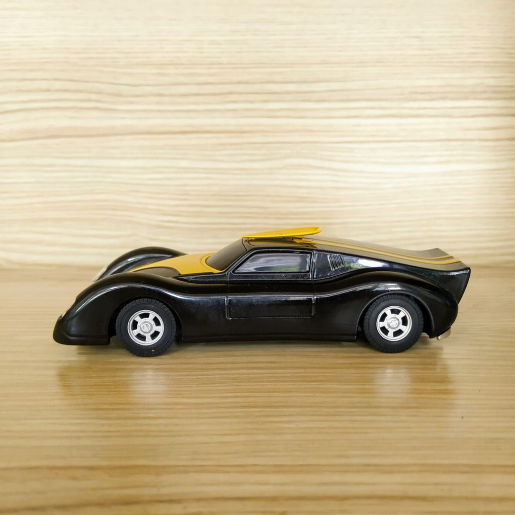 Diecast Mobil Batman Automobilia Detective Comics 1:43 (Z3)