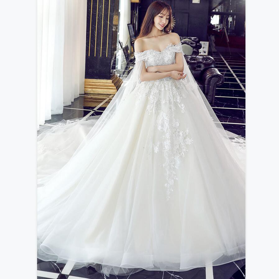 French Gaun Pengantin Off Shoulder Ekor Panjang Bahan Lace Warna Putih Aksen Manik-Manik