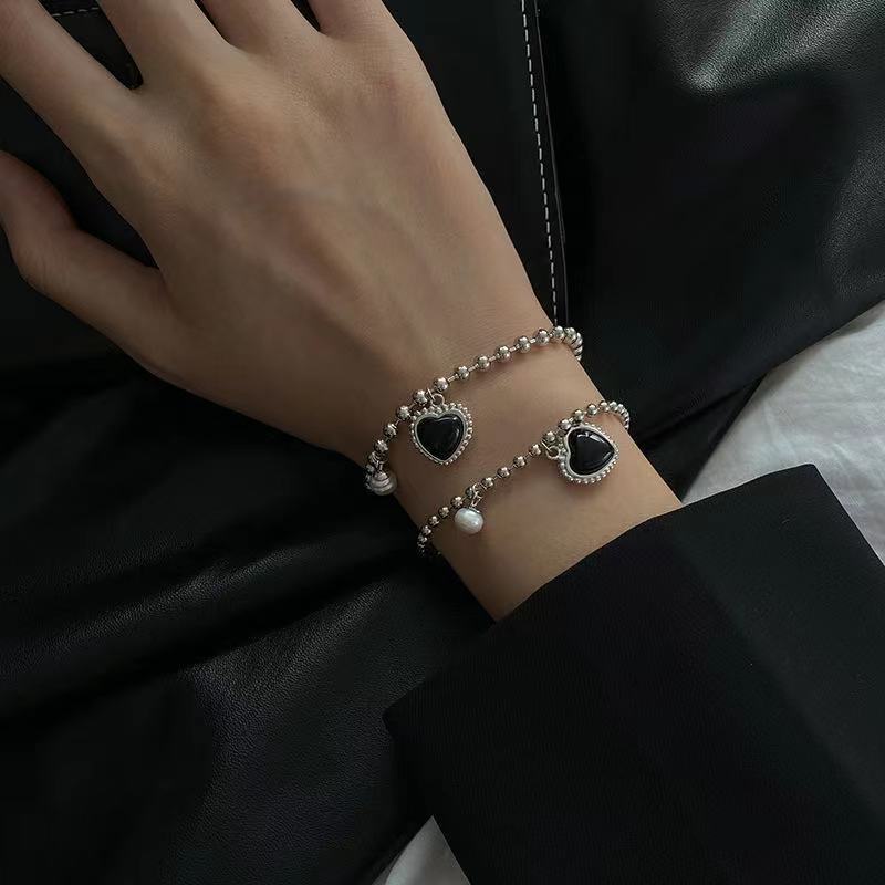 YEEZII Set Perhiasan Kalung Rantai Choker Liontin Hati Batu Akik Hitam Mutiara Warna Silver Untuk Wanita