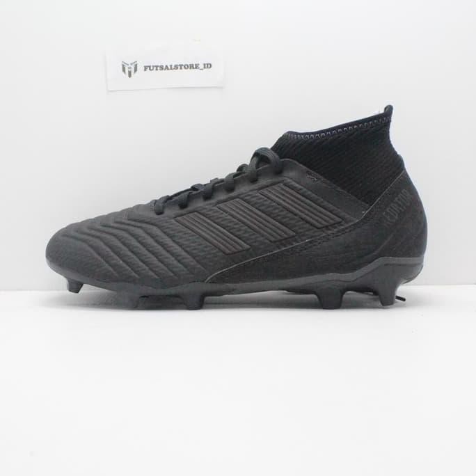 Jual ori kak jerseynya SEPATU BOLA ADIDAS PREDATOR 18.3 FG UTILITY BLACK  CP9303 BNIB dijamin kak Indonesia|Shopee Indonesia