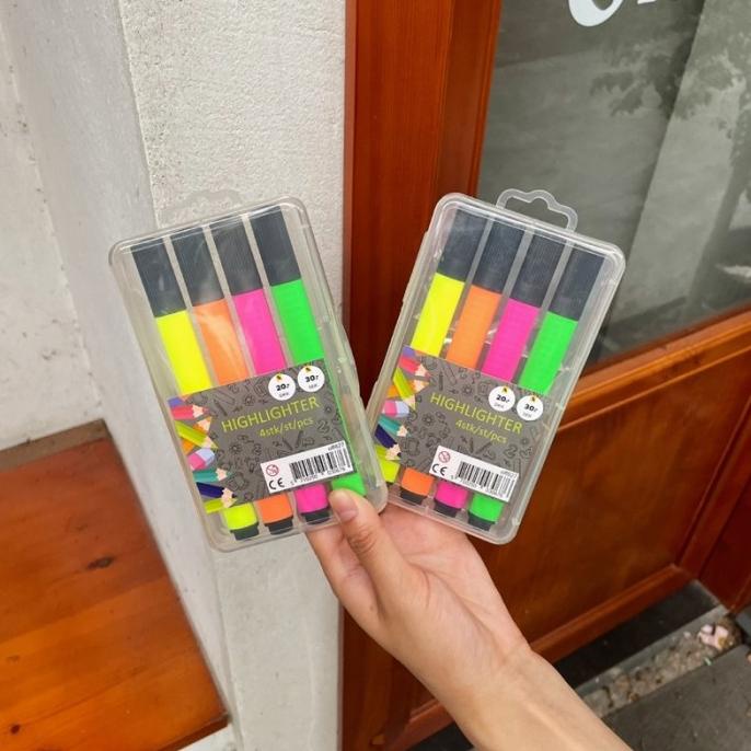 

highlighter stabilo set in a box