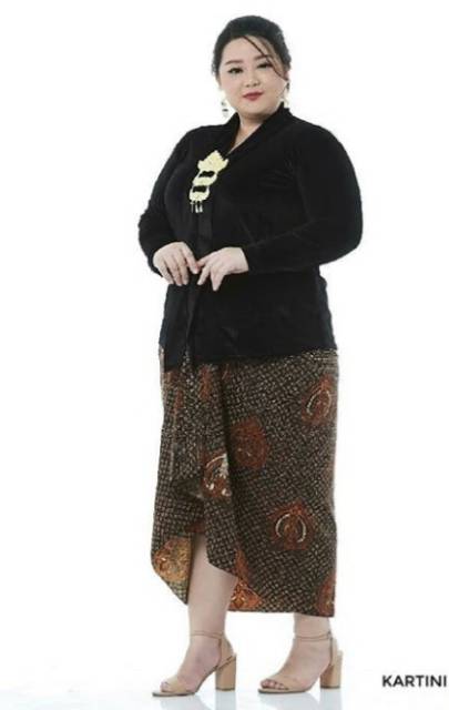 Kebaya beludru Kartini polos size Jumbo