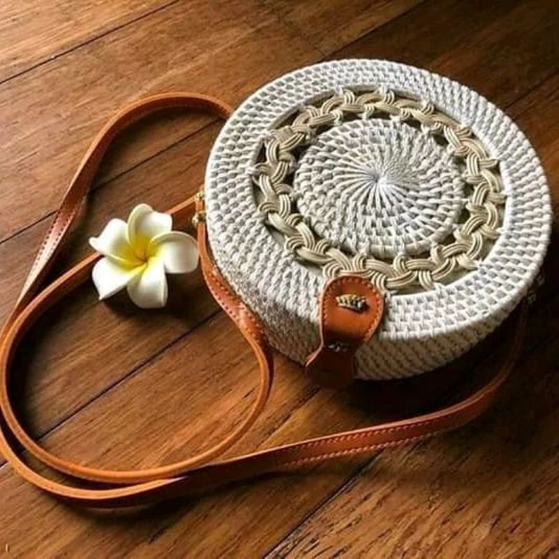 Tas Anyaman Rotan Khas Lombok