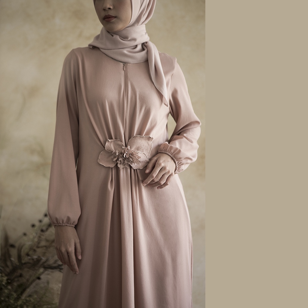 Devicampaka by Aska Label - Gamis wanita Muslimah dengan details bunga lengan panjang busui friendly bahan crepe 2 lapis tidak transparant lengan panjang busui friendly