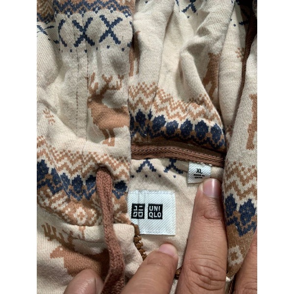 Hoodie Uniqlo Navajo Size XL SECOND