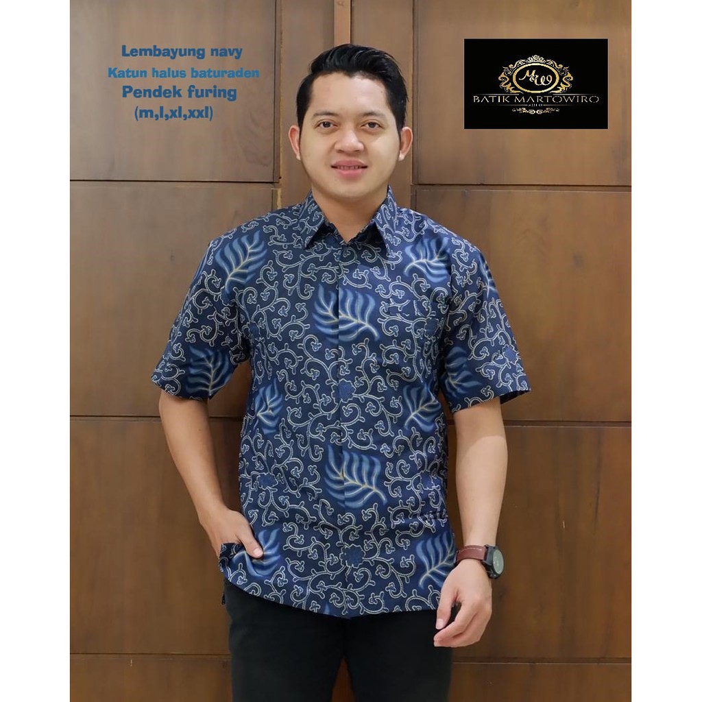 LEMBAYUNG NAVY MARTOWIRO KEMEJA BATIK PRIA LENGAN PANJANG PENDEK LAPIS FURING ATASAN BATIK PRIA MODERN NEW GANTARI UNGU SRILANJAR GONDROWARU IJO DEWA WANGSA UNGU ABINAYA NEW KRISNAMUKTI RED WARU KAMULYAN HALIMUN KEMBANG KANGEN KAWUNG GALING KERIS TOMBAK