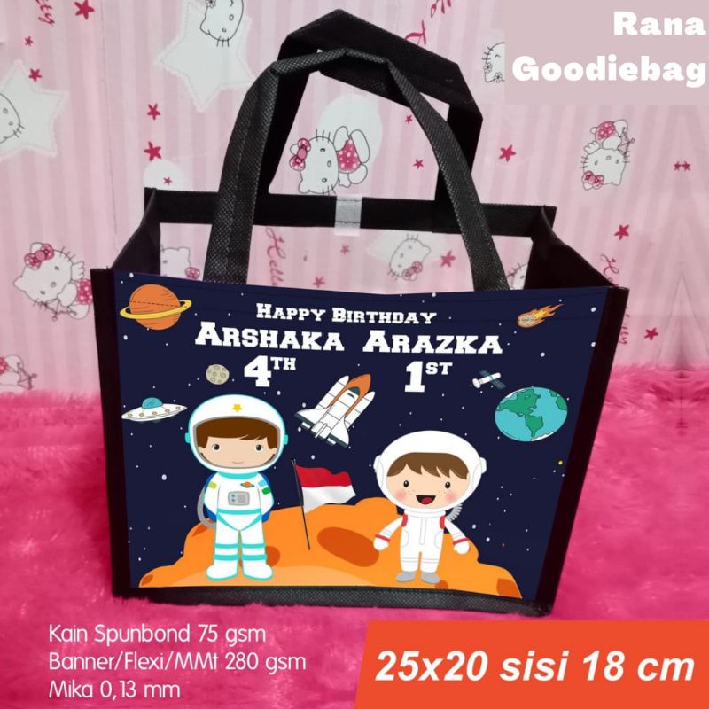 

Goodie Bag Ultah Murah 25x18x20cm Tas Jinjing Ultah Anak Free Custom Design