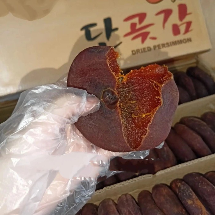 

Buah Kering - Buah Kesemak Kering / Dried Persimmon Saipia Manisan Kesemek / Sai Pia