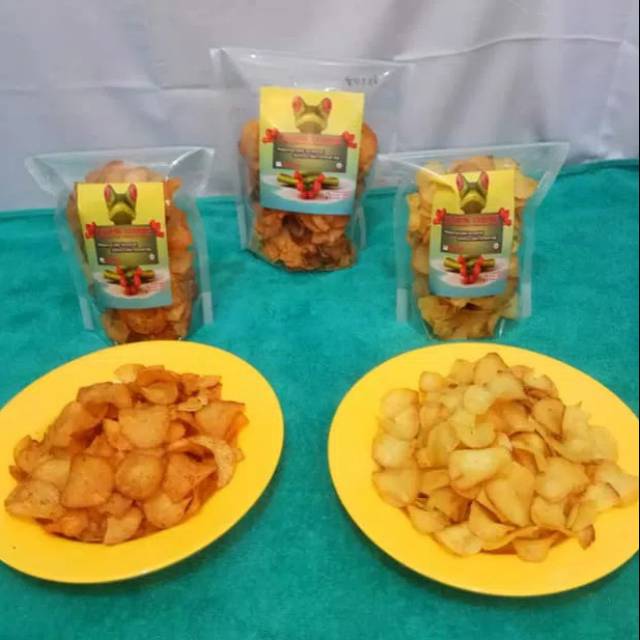 

Keripik singkong 120gr renyah pedas /keripik cebong