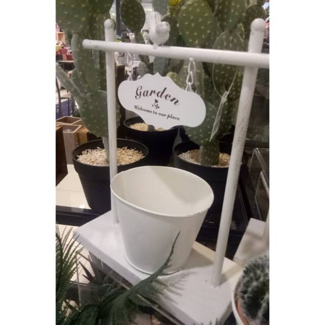 Pot kaleng vintage shabby chic