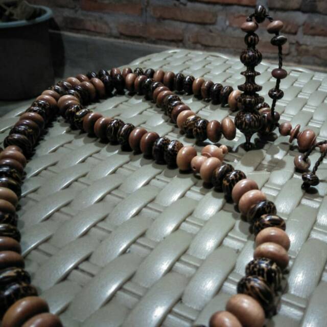 Tasbeh 2 in 1 bahan Liwoung macan dan stigi.