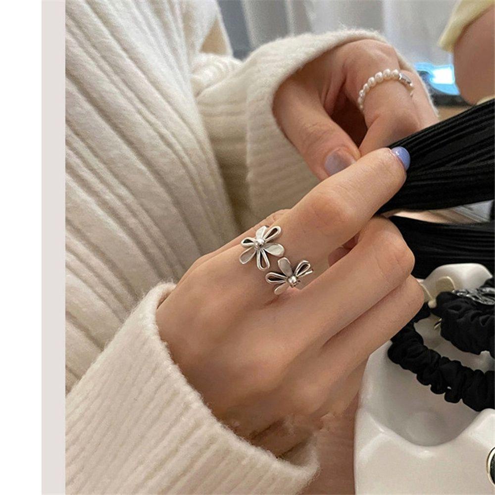 Mxbeauty Opening Adjustable Ring Kepribadian Retro Geometri Hip-hop Daisy Kecil Gaya Punk Logam Cincin Jari Perempuan