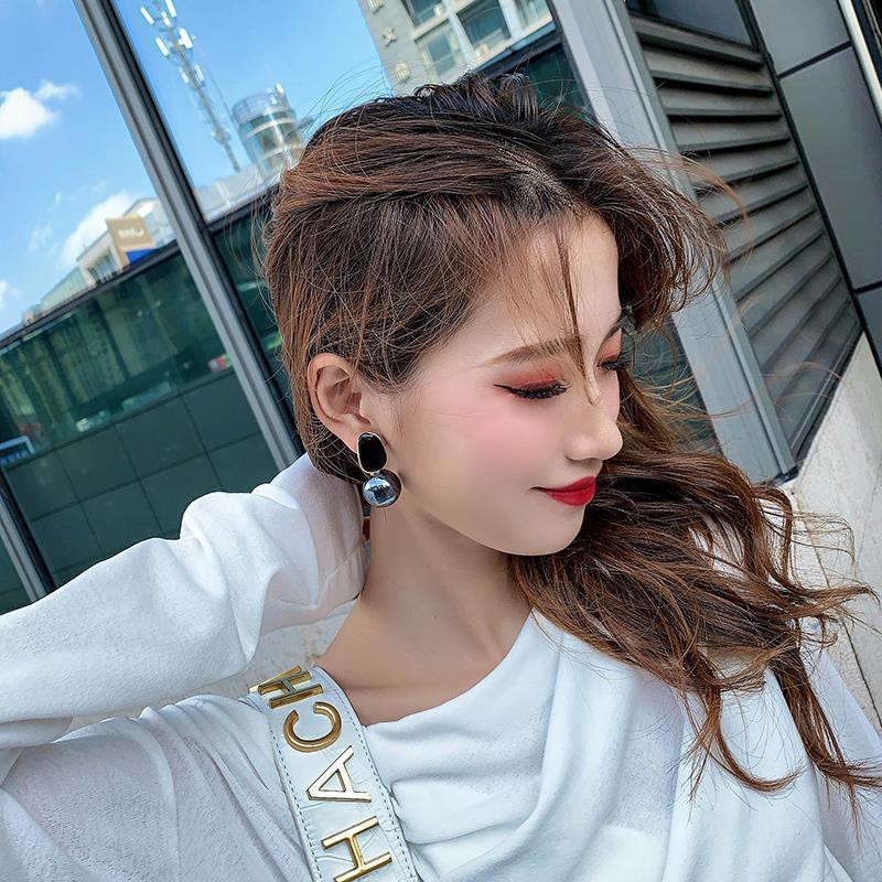 Korea S925 Silver Needle Pearl Earrings Temperamen Net Merah Kepribadian Stud Earrings Wanita Aksesoris