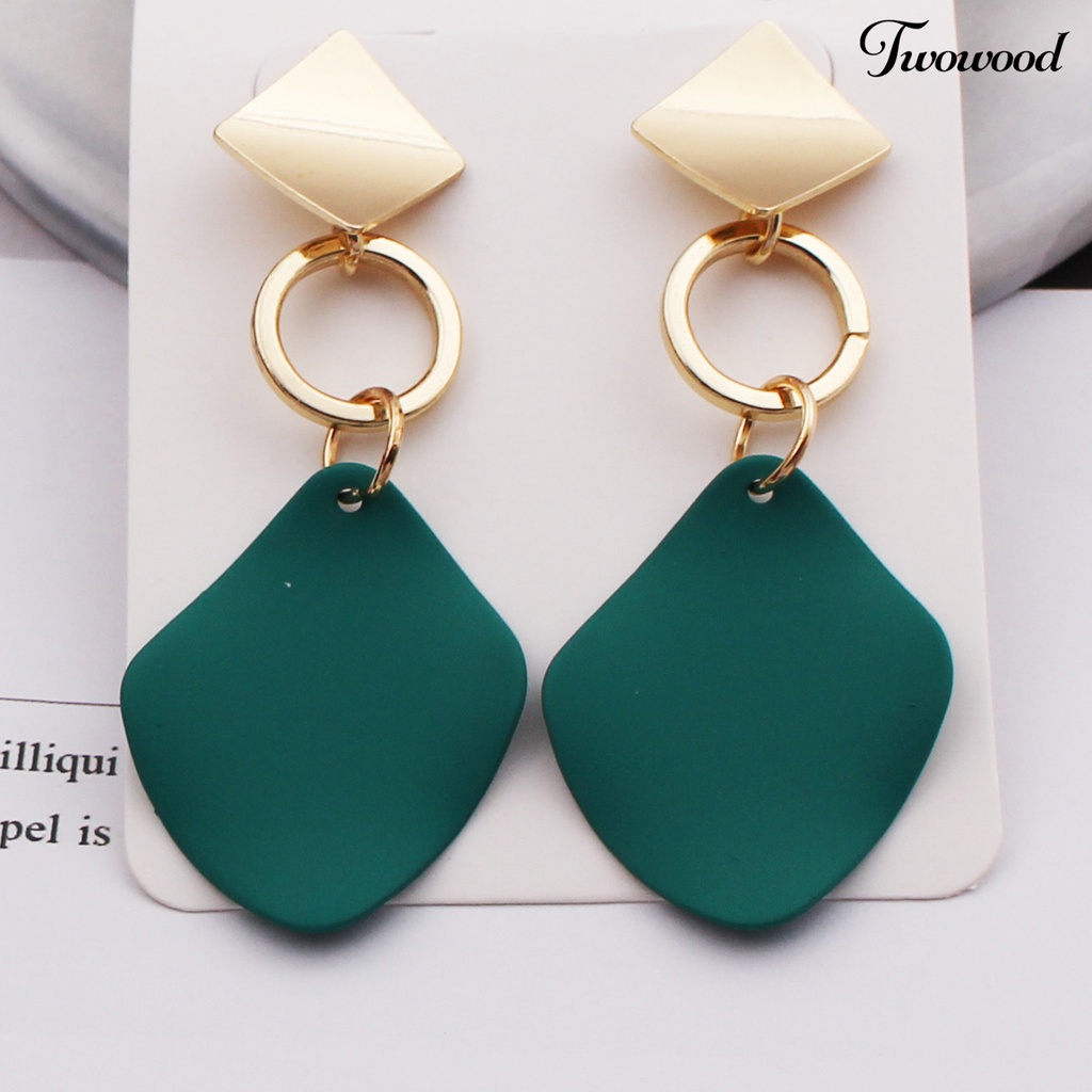 1 Pasang Anting Juntai Bentuk Belah Ketupat Warna Kontras Bahan Alloy Tahan Lama Untuk Wanita