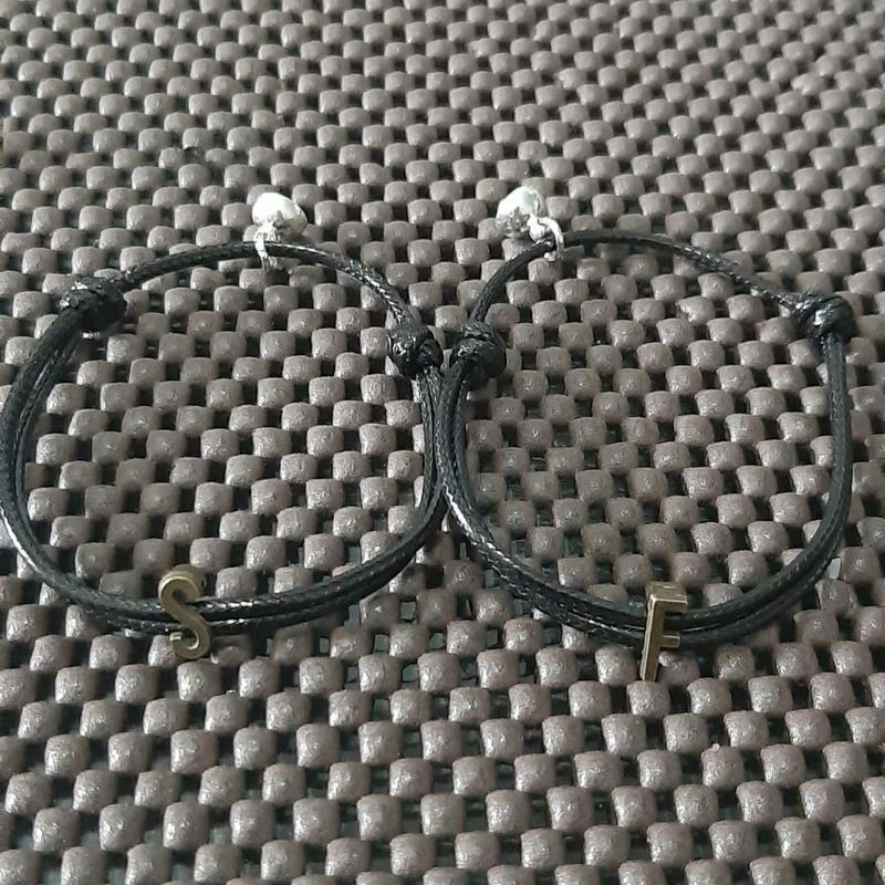 gelang couple Inisial 35k/pasang