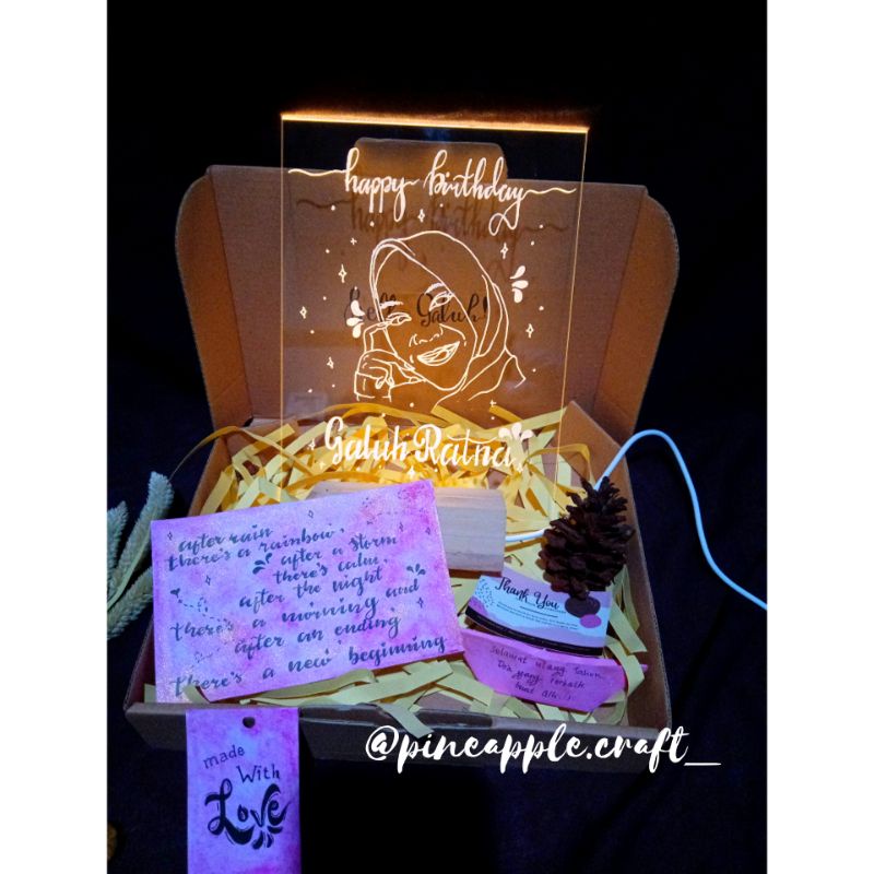 GIFT BOX AKRILIK LETTERING KADO ULANG TAHUN, GRADUATION, WEDDING