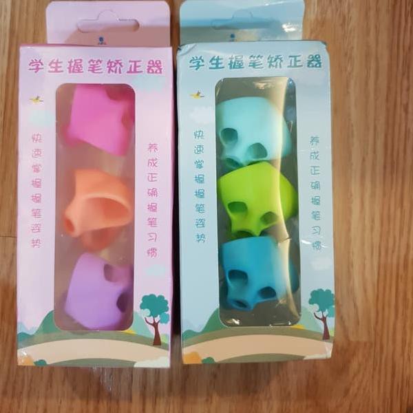 

Pencil Grip Pencil Hold Helper Alat Bantu Tulis Silicone Grip 2nd Gen
