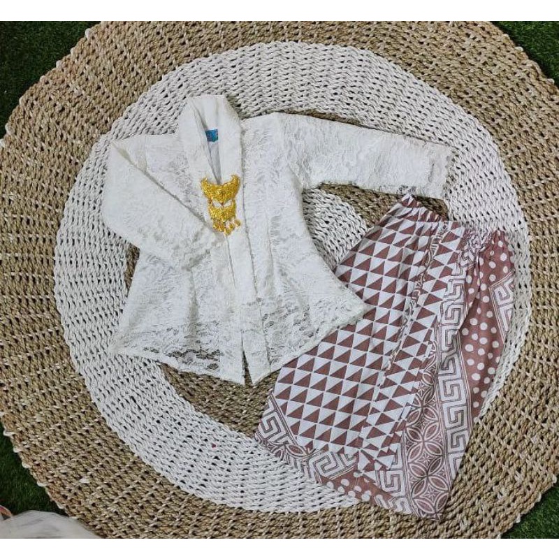 KEBAYA KUTUBARU | KEBAYA ANAK | KEBAYA SERAGAM | KEBAYA BATIK | KEBAYA COUPLE | KEBAYA SET FAMILY | 