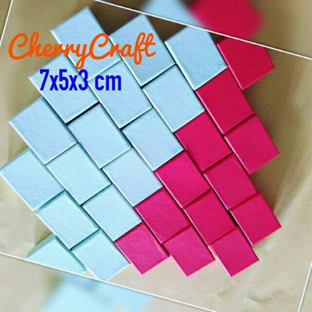 

Kotak Kado 7x5x3 polos