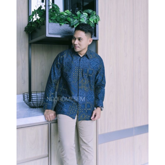 Batik sekarjagad biru katun halus furing