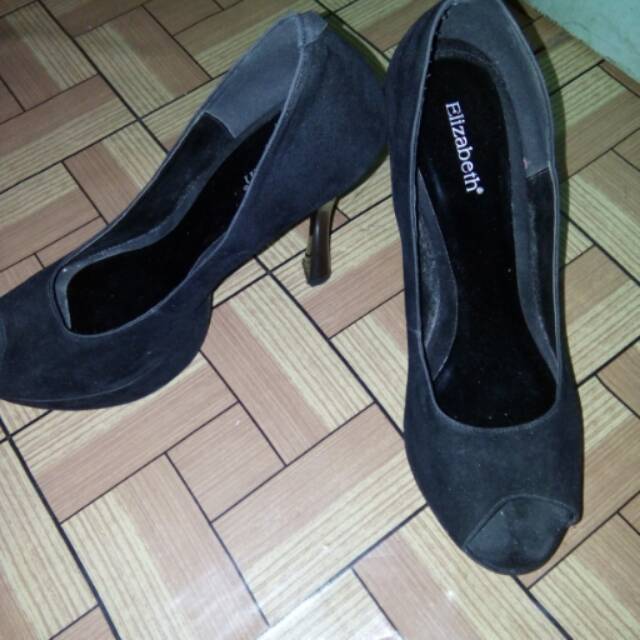 Sepatu Elizabeth
