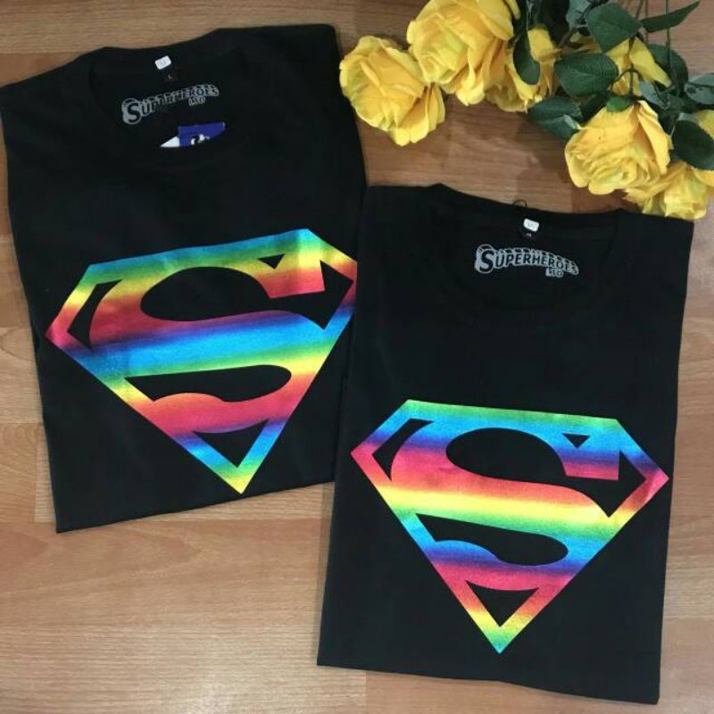 KAOS LOGO SUPERMAN RAINBOW FOIL BAJU SUPERHERO