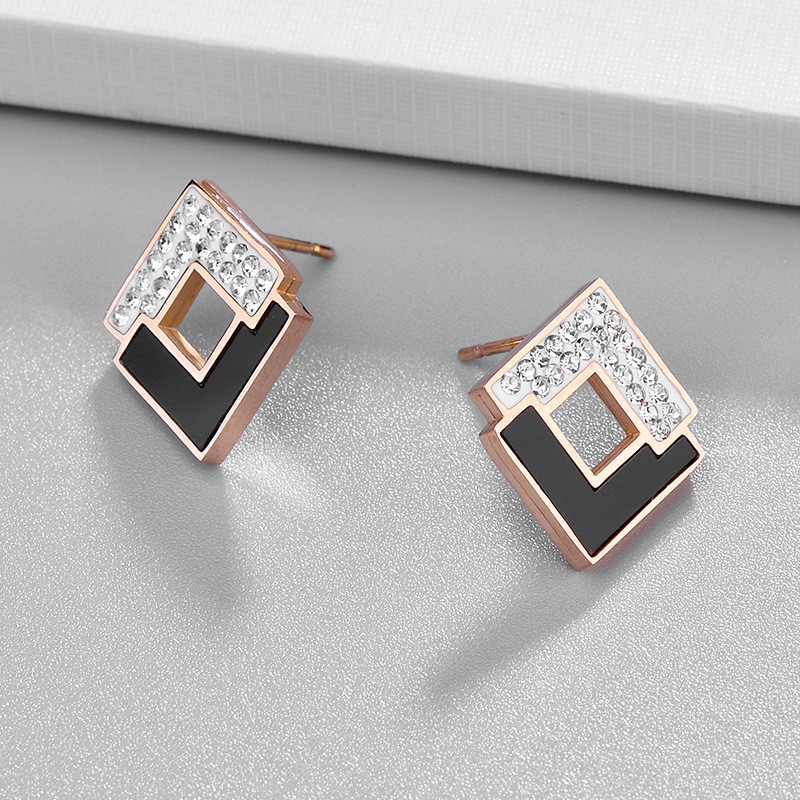 Anting persegi Titanium Korea Style Wanita Anti Karat - ercassia