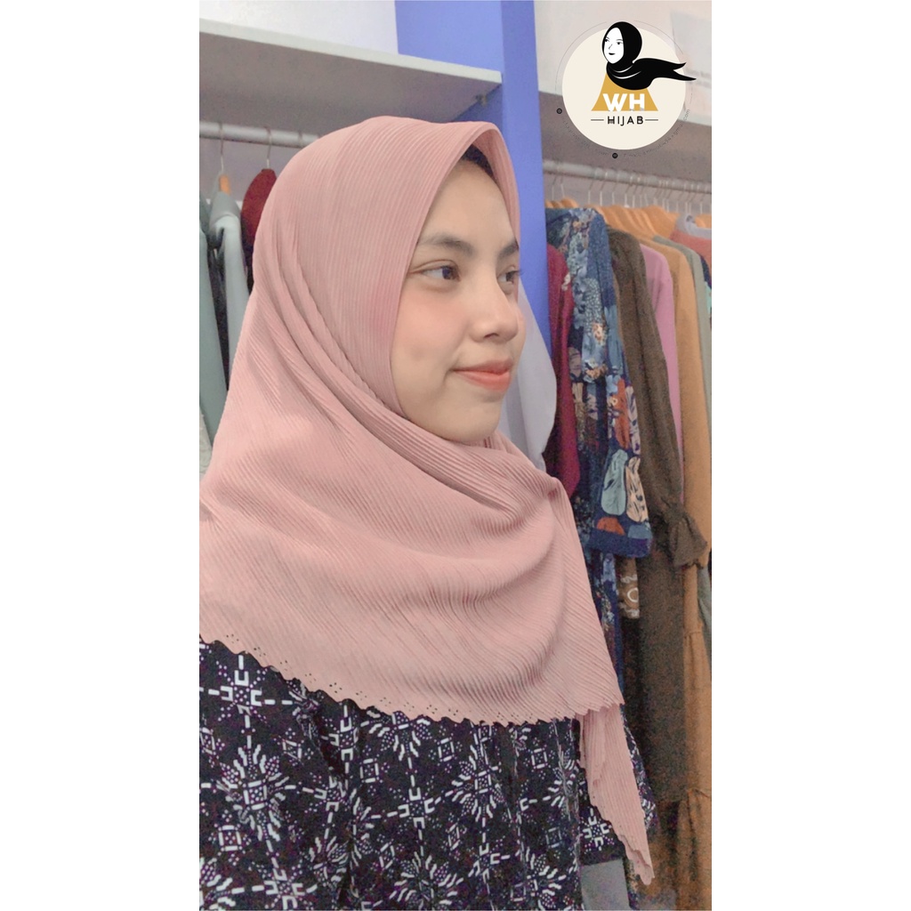 Segi Empat Plisket Polos /  Plisket Segitiga