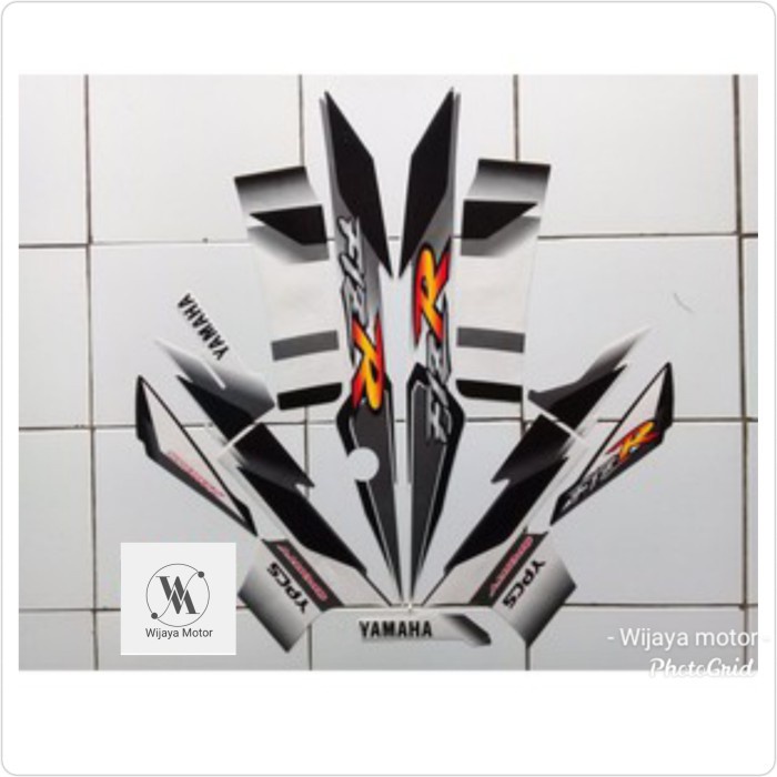 striping f1zr hitam