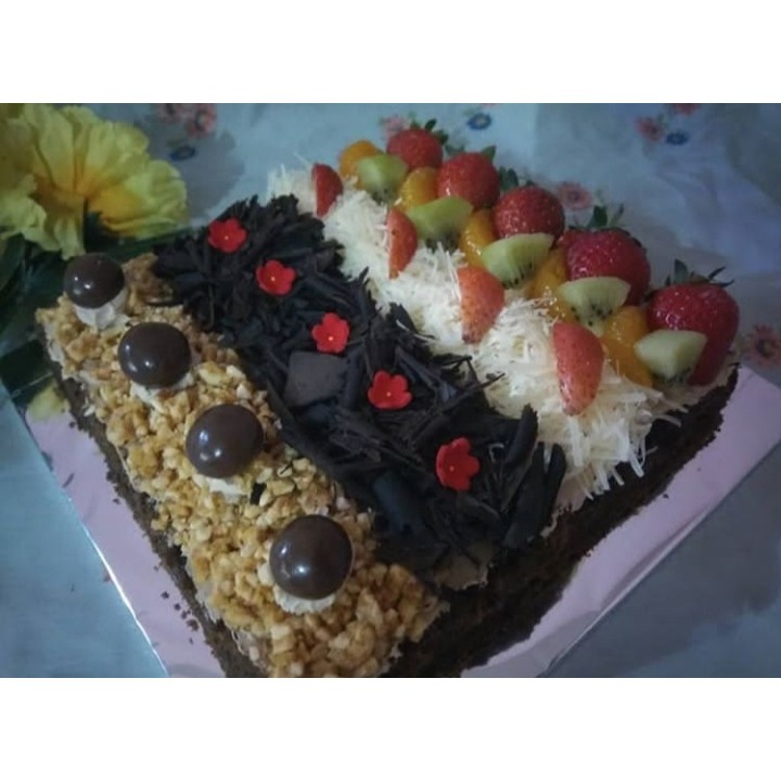 

cake potong 4 topping