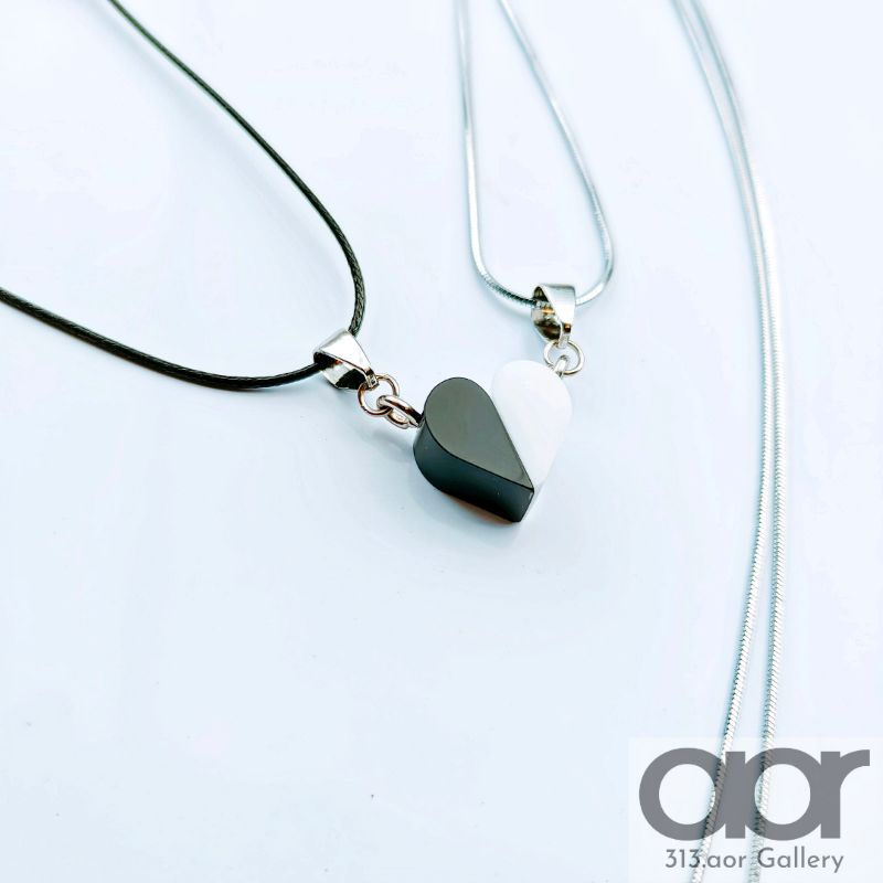 BARU (2 KALUNG / 1 SET) Kalung Titanium Couple Love Magnet Rantai dan tali