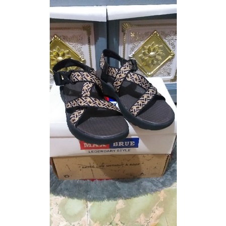 Sandal Gunung Skechers