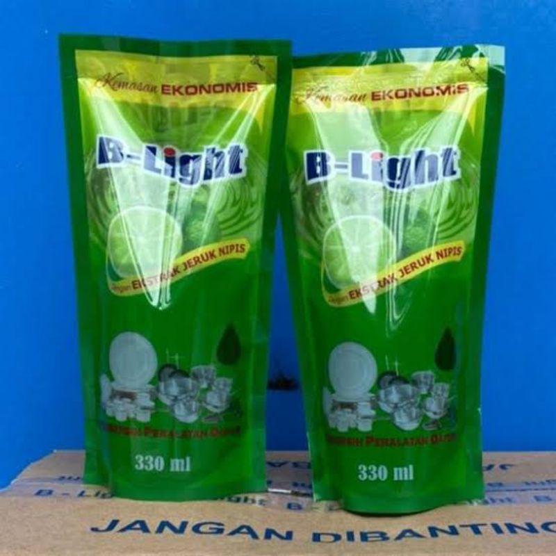 SABUN CUCI PIRING B-LIGHT REFILL 330ML